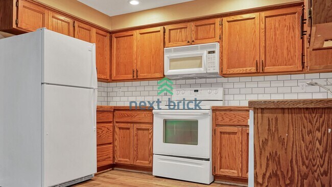 Foto del edificio - 2 BED & 2 BATH CONDO FOR RENT