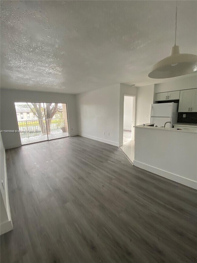 Foto del edificio - 15231 SW 80th St