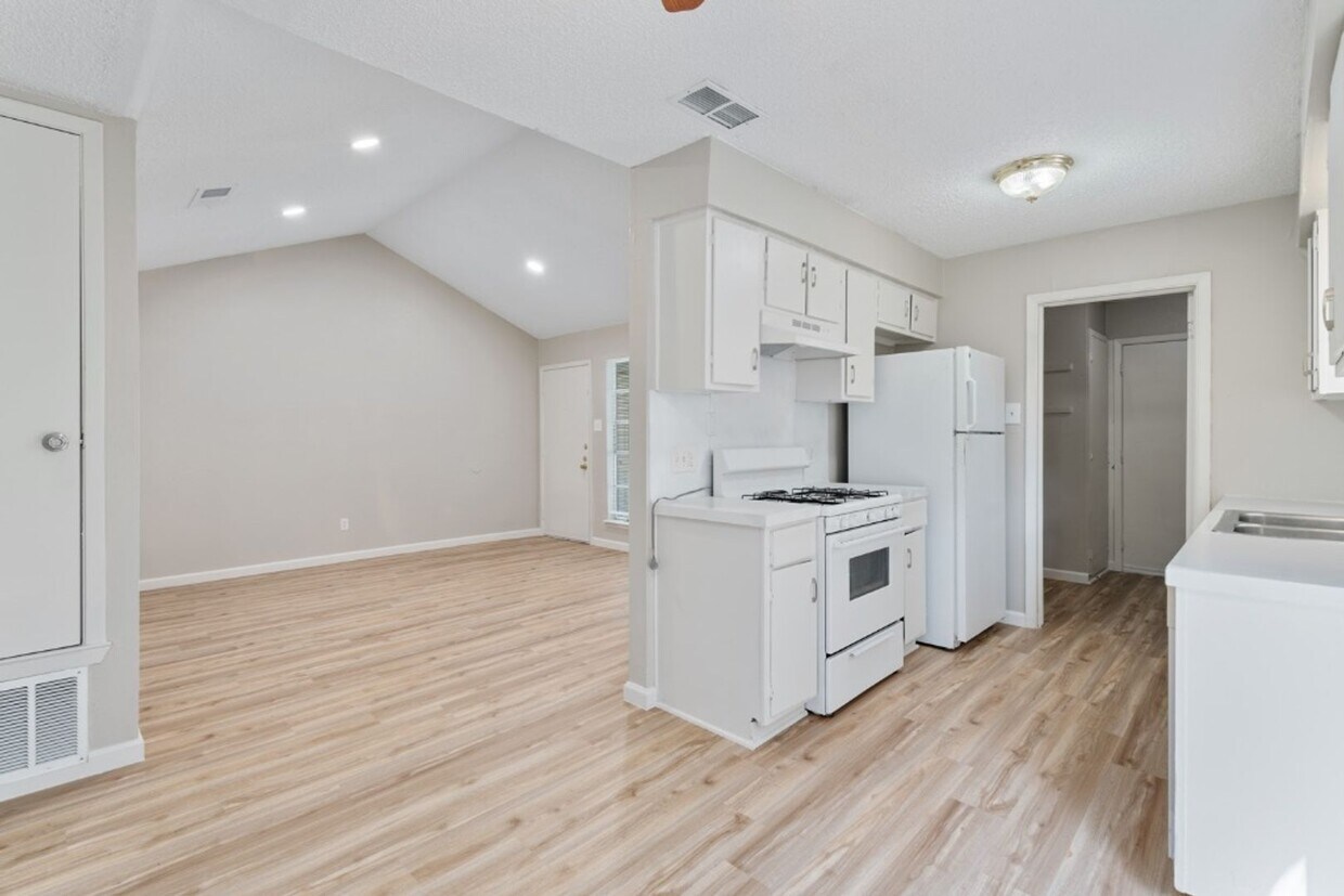 Primary Photo - 10503 Little Pebble Drive, Unit B