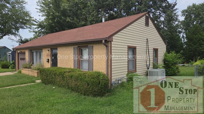 Building Photo - 404 NE 67th Terrace