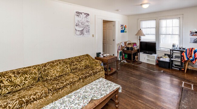 Building Photo - 1603 Hinkson Ave