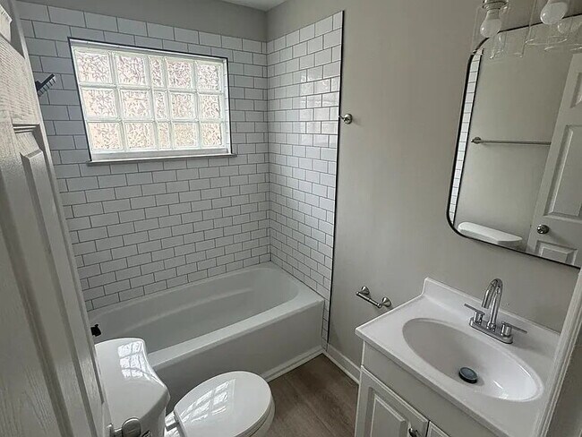 Foto del edificio - Updated 1BD/1BA