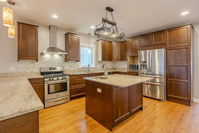 Foto del edificio - 5046 W Carmen Ave