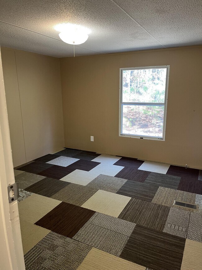 Building Photo - 182 Meadow Ln