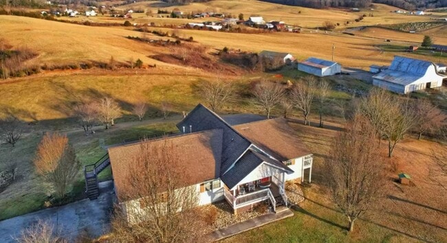 Building Photo - 160 Estele Dr