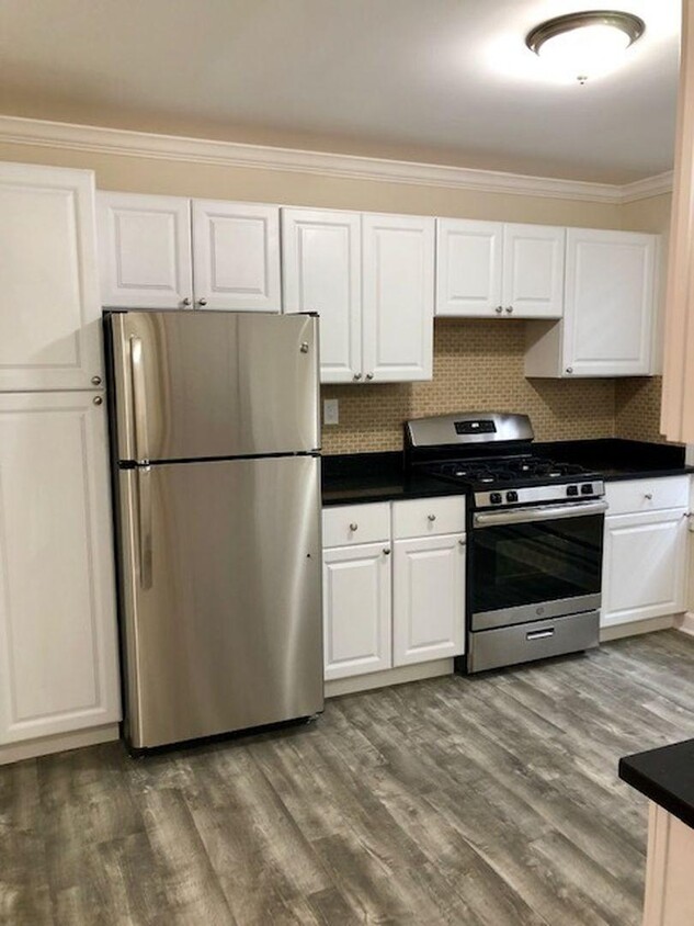 Foto principal - 1 bedroom in Chicago IL 60657