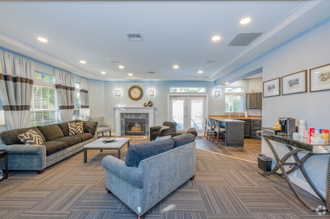 Lobby Photo - Aspen Creek Apartments