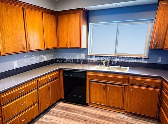 Building Photo - 909 Richland Rd