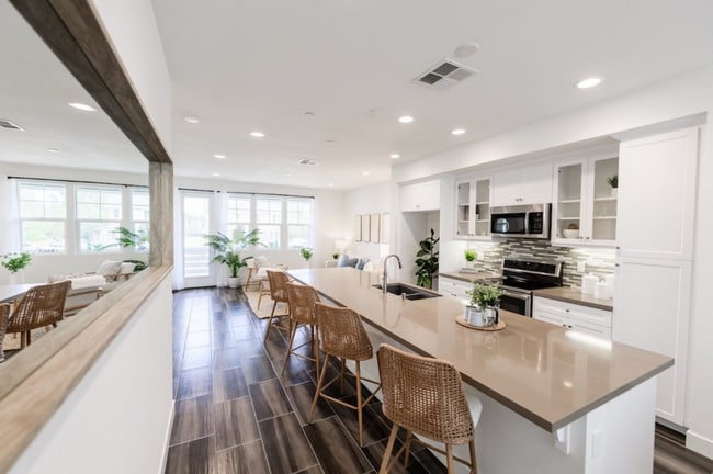 Building Photo - 3br / 2.5ba Scotts Valley Gem