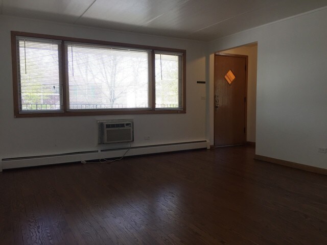 Building Photo - 5607 N St Louis Ave
