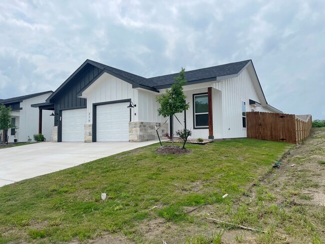 Building Photo - RIPTIDE 216