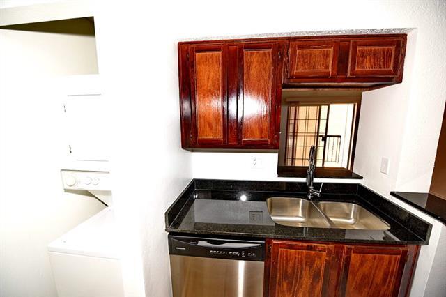 Foto del edificio - 3701 Cedarplaza Ln