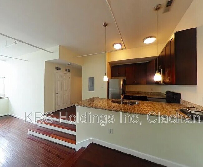 Building Photo - 123 E Broad St