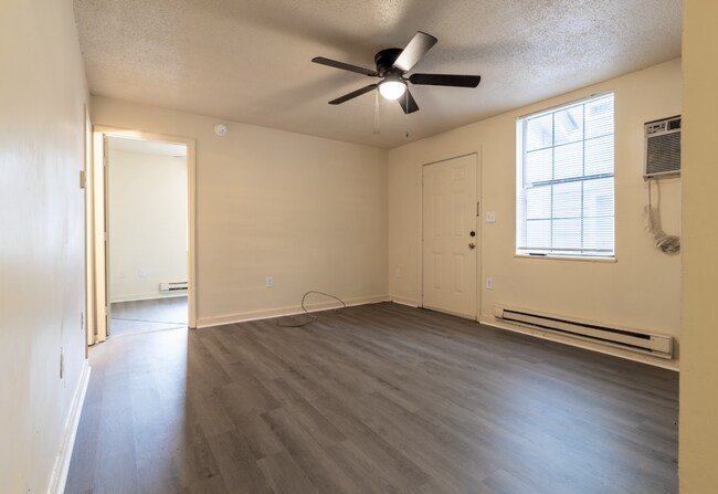 Building Photo - 1818 Leland St