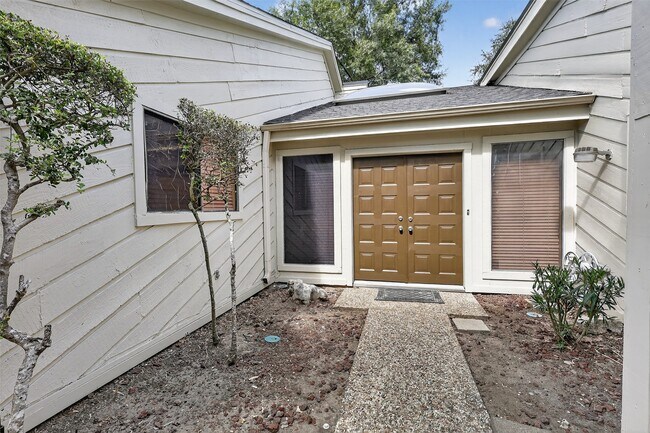 Building Photo - 6030 Gallant Forest Dr