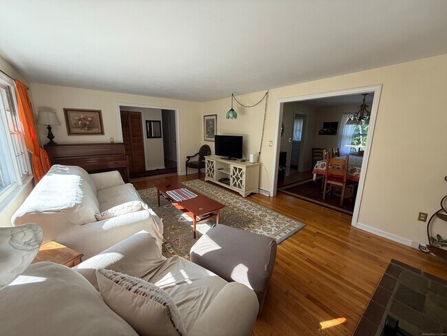 Foto del edificio - 475 Saw Mill Rd