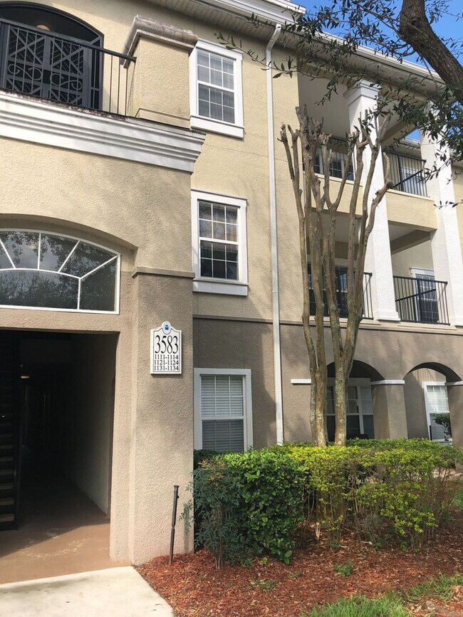 Building Photo - Move in NOW! Nice 2bd 2ba on 2nd floor wit...