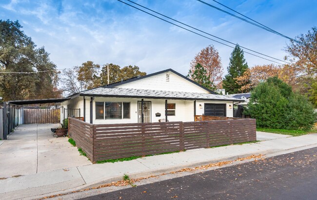 Building Photo - 2304 Michigan Blvd