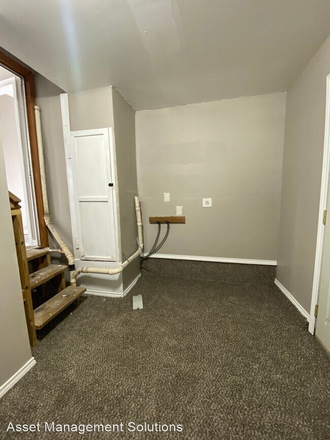 Foto del edificio - 4 br, 1 bath House - 302 E Coe Dr.