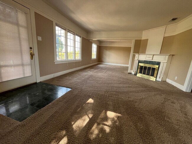 Building Photo - Single-Story 3-Bedroom Redlands Home Near ...