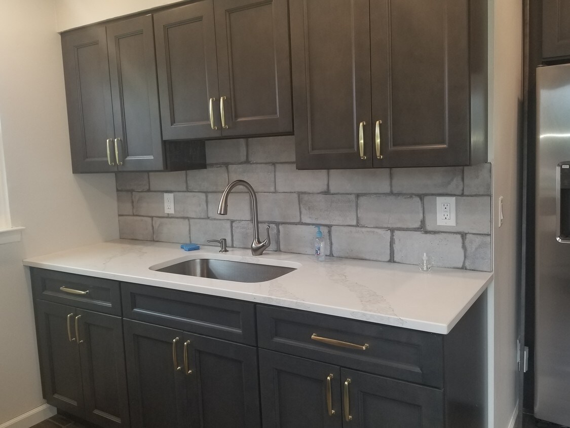 195 Beachview St, Copiague, NY 11726 Apartments in Copiague, NY