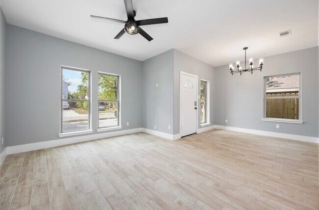 Foto del edificio - 5037 Van Fleet St