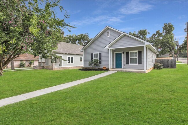 Building Photo - 1409 S Austin St