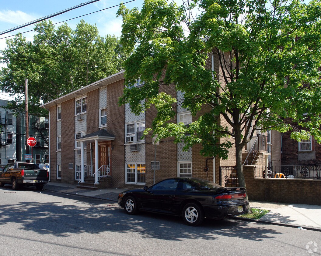 Building Photo - 115 Pulaski St
