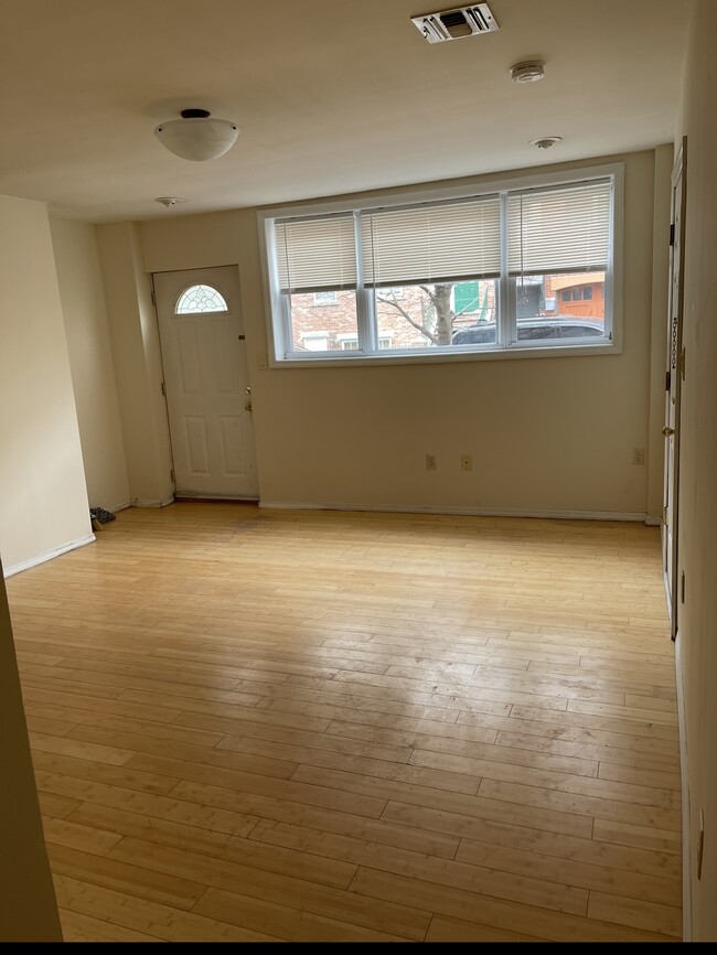 Foto del edificio - 311 5th St