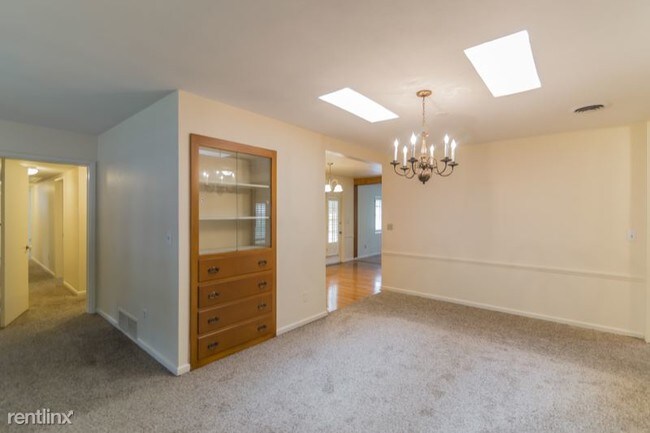 Building Photo - 4 br, 3 bath House - 1731 Summerland Avenue