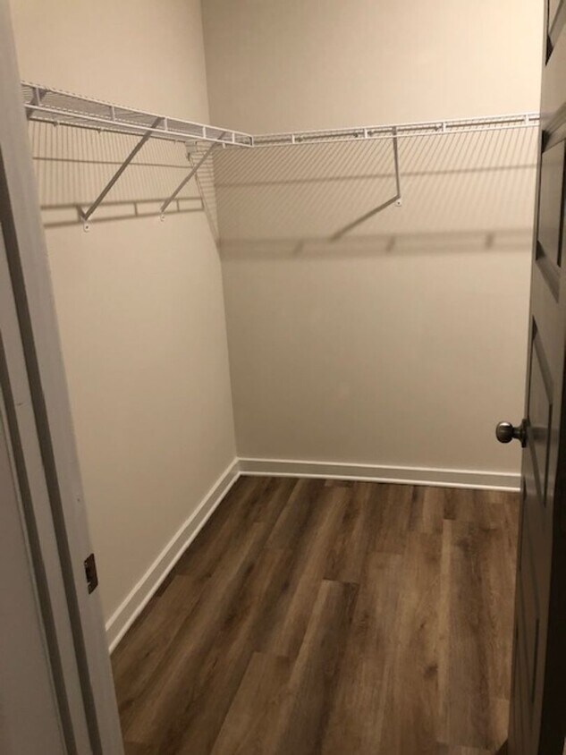 Beautiful Townhome in Athens! - Move in ready townhome in Athens!