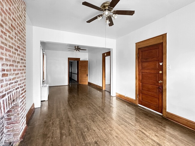 Building Photo - 1654 N Karlov Ave