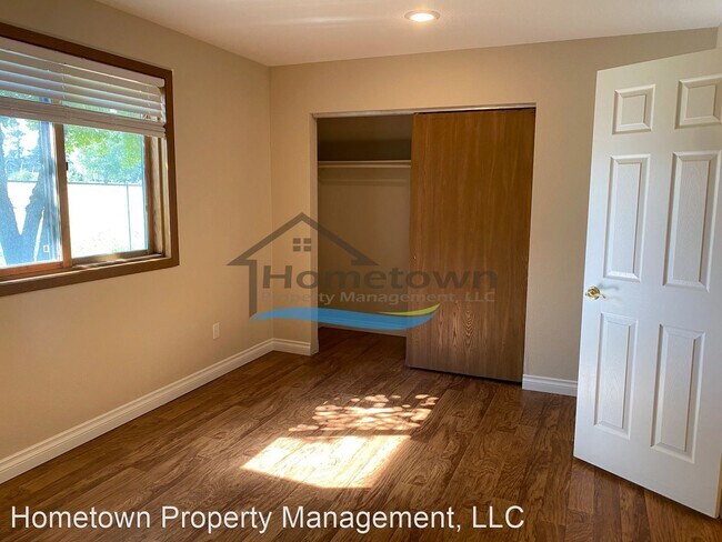 Building Photo - 10 br, 5 bath House - 264 W Hilgren Ave - ...