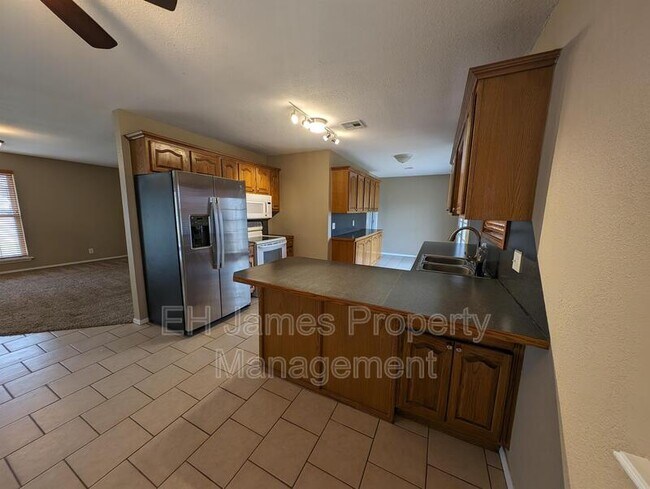 Foto del edificio - 104 Aspen Ct