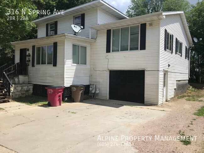 Building Photo - 2 Bed/2 Bath Apartment Near Downtown!