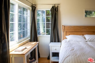 Building Photo - 14135 Hatteras St