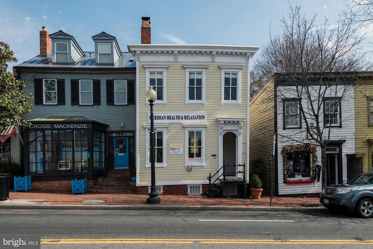 Primary Photo - 1673 Wisconsin Ave NW