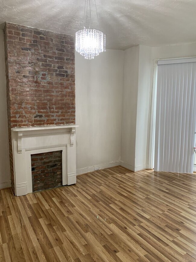 Building Photo - 2016 Fairmount Ave