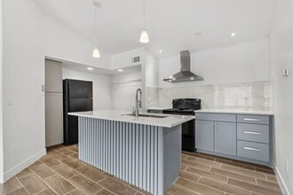 Building Photo - 5725 Gatlin Ave