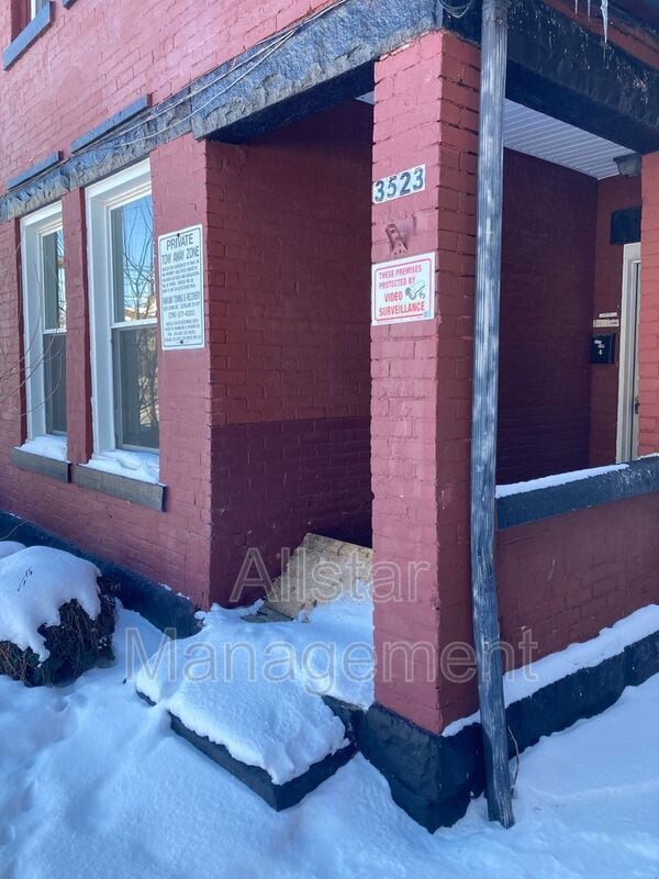 Building Photo - 3523 W 58th St