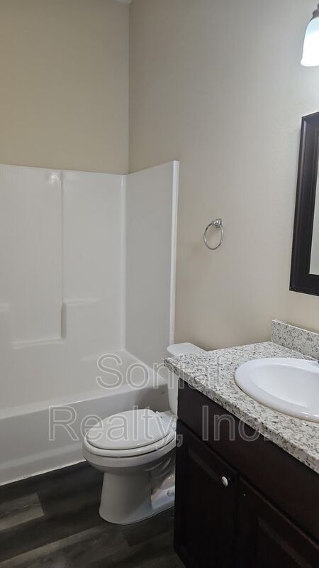 Foto del edificio - 2413 S Johnson St