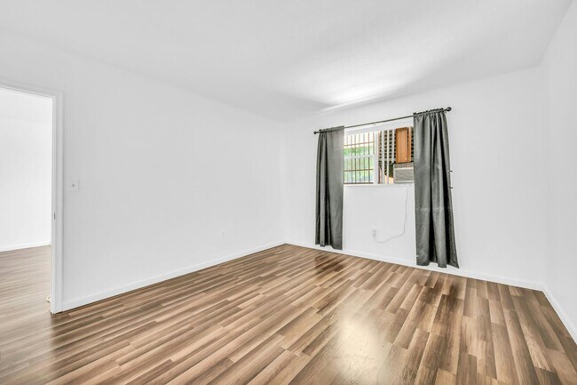 Foto del edificio - 5725 Tyler St