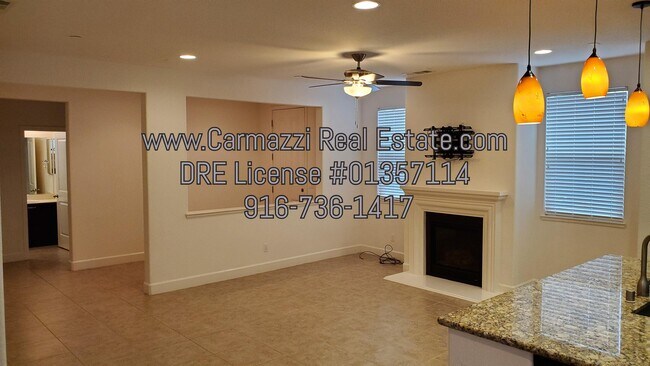 Foto del edificio - 905 Willow Bridge Dr