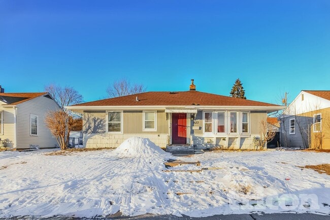 Building Photo - 1633 Sherwood Ave