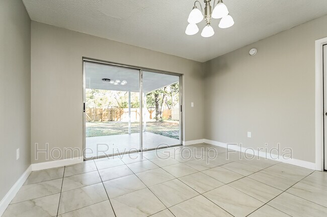 Building Photo - 1617 Crystalview Trail