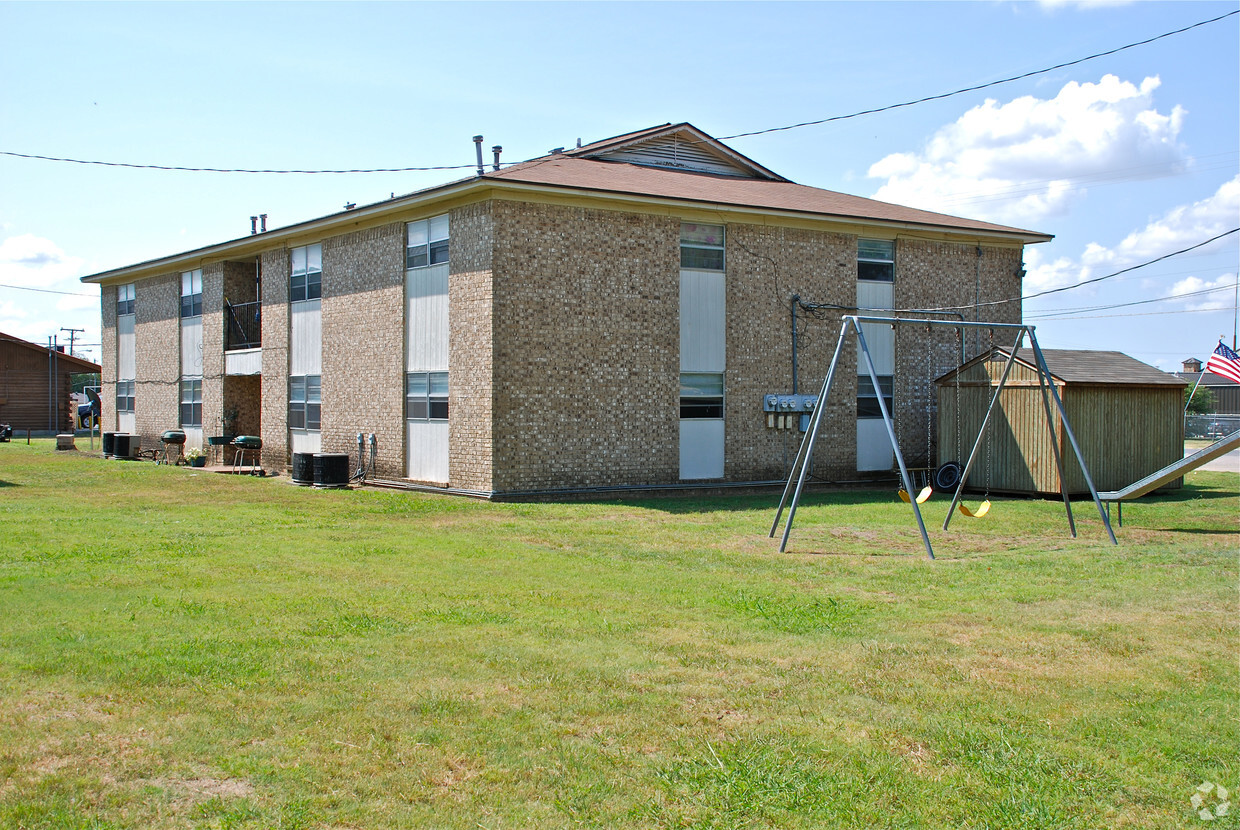 Building Photo - Meadowbrook Square Apartments