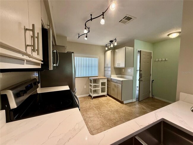 Foto del edificio - 1600 Woodland Dr