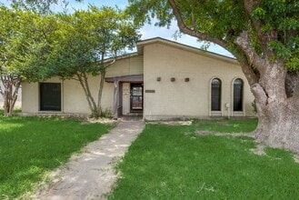 Building Photo - 3441 Flagstone Dr