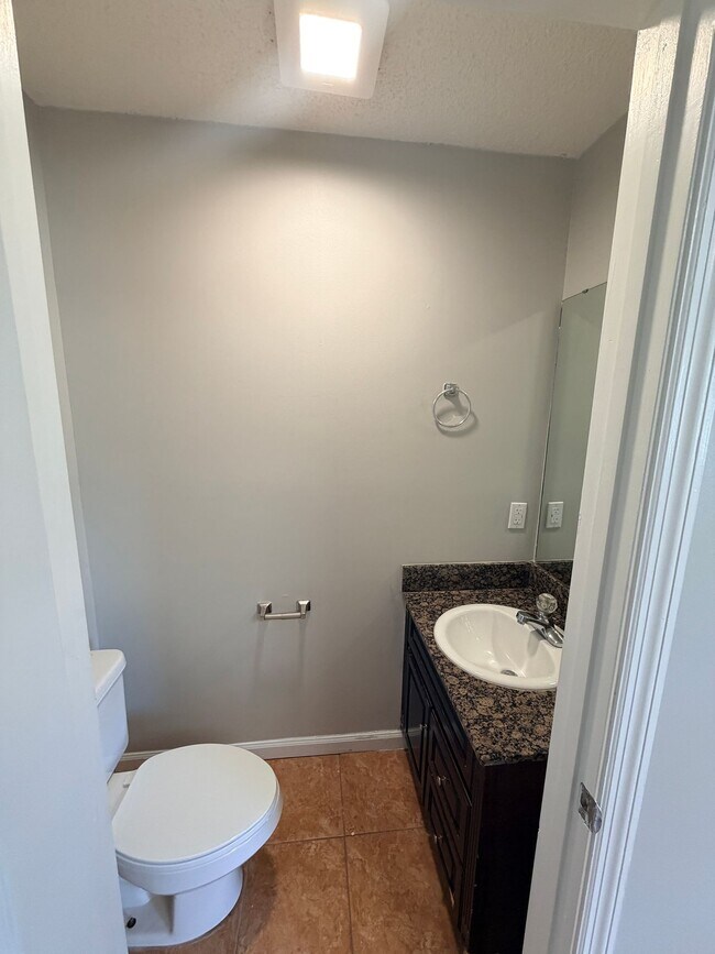 Foto del edificio - 1531 Woodard St