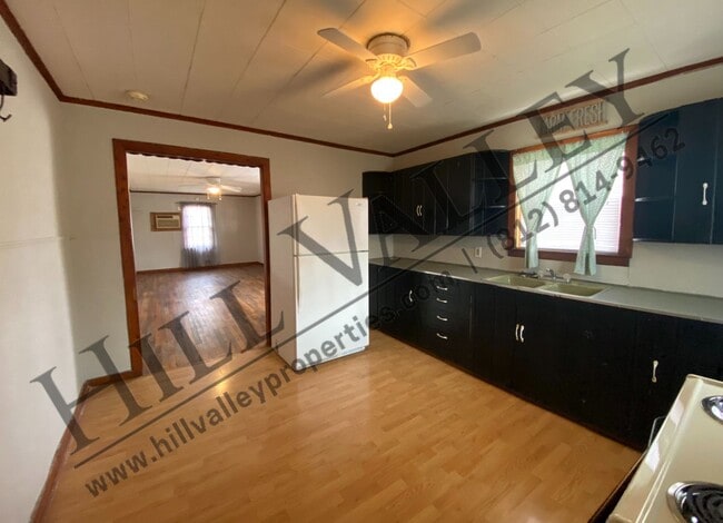 Building Photo - Two Bedroom Home